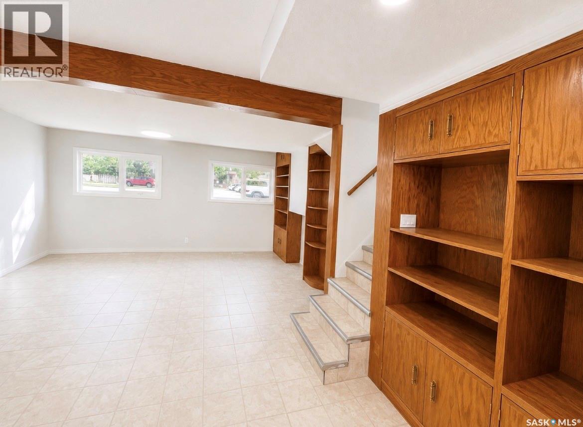 1510 McKercher DRIVE - 16