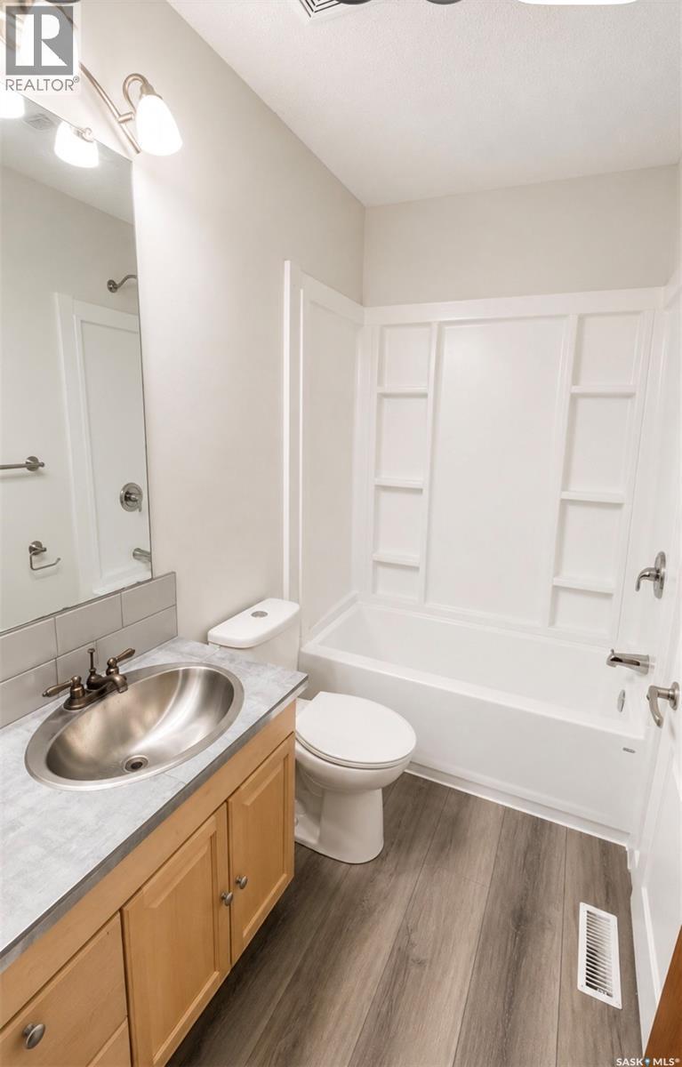 1510 McKercher DRIVE - 9