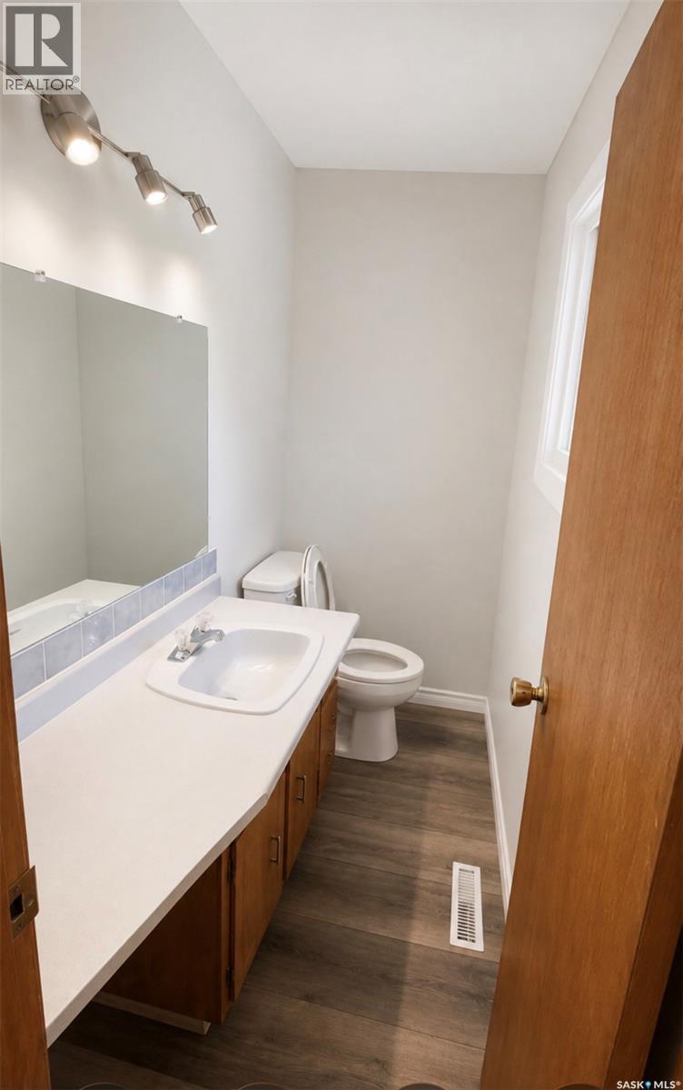 1510 McKercher DRIVE - 12