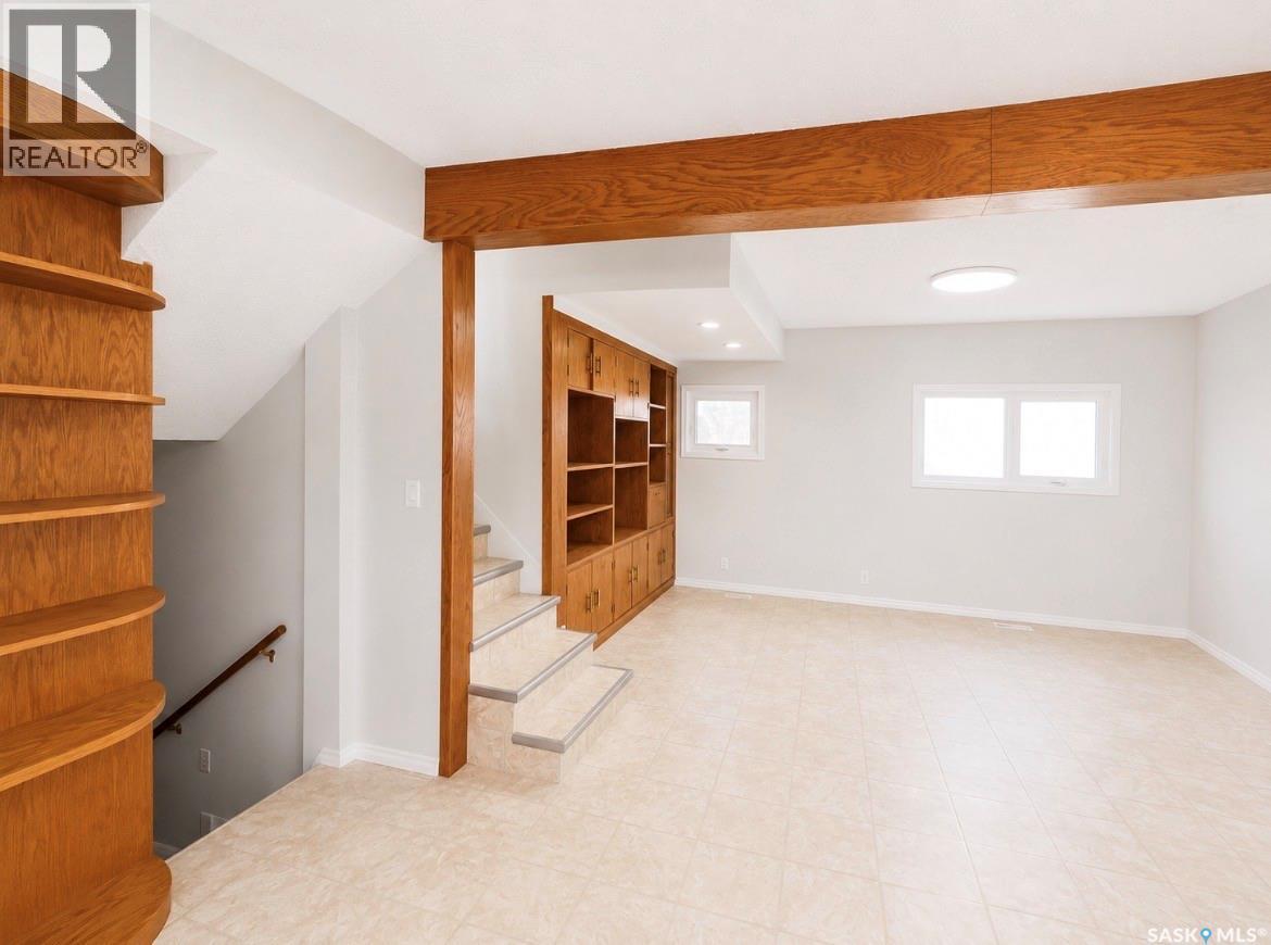 1510 McKercher DRIVE - 15