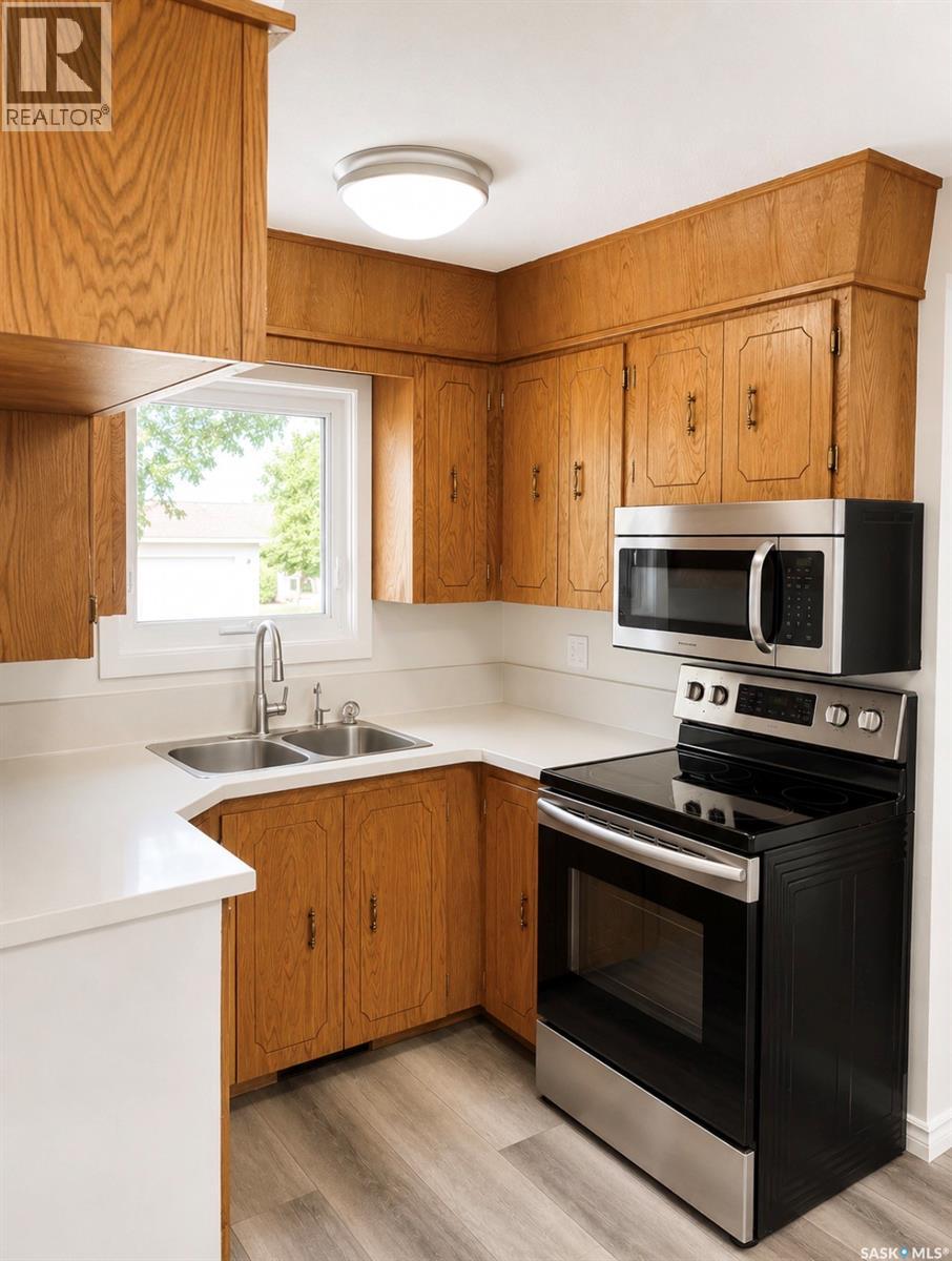 1510 McKercher DRIVE - 7