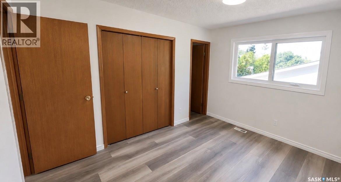 1510 McKercher DRIVE - 11