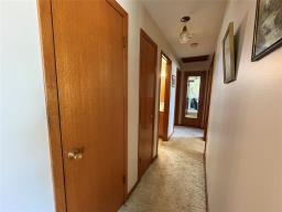 125 Dunfield Avenue, Dauphin, MB R7N0P1 Photo 11