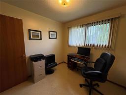 125 Dunfield Avenue, Dauphin, MB R7N0P1 Photo 17