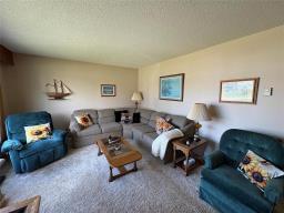 Recreation room - 125 Dunfield Avenue, Dauphin, MB R7N0P1 Photo 7