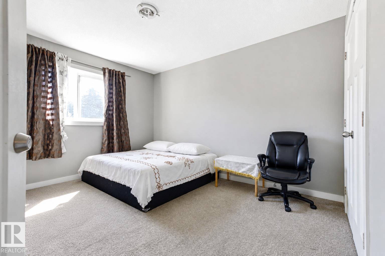 11827 56 ST NW - 28