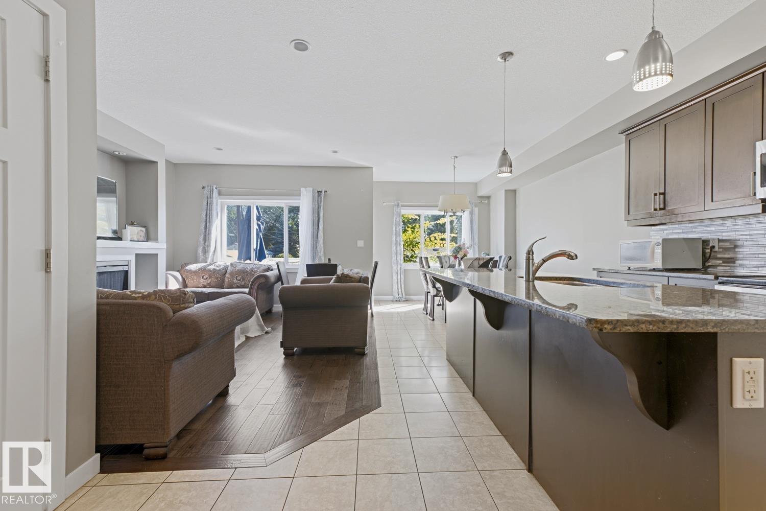 11827 56 ST NW - 4