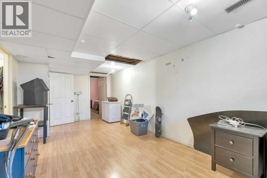 23 Abbercove Road SE - 30