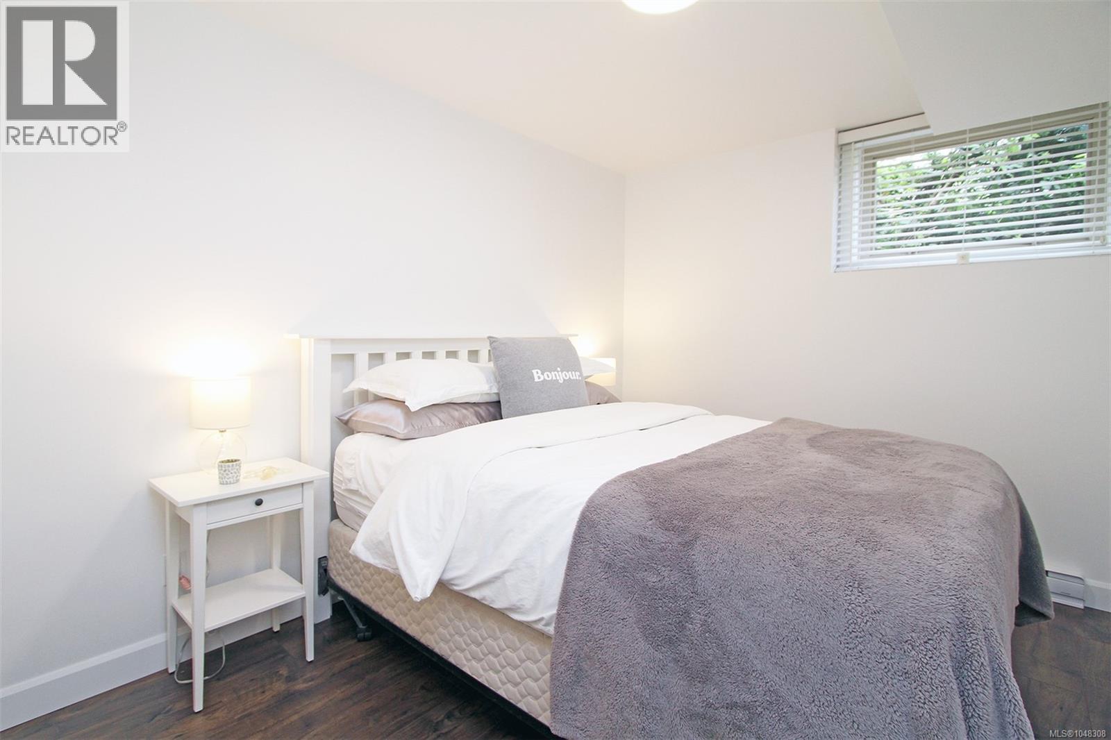 150 Rainbow Cres - Image 45