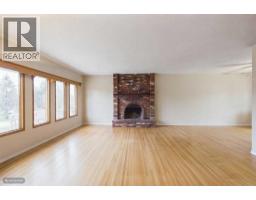 5 Chisholm Crescent NW - photo 5