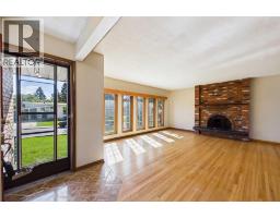 5 Chisholm Crescent NW - photo 3