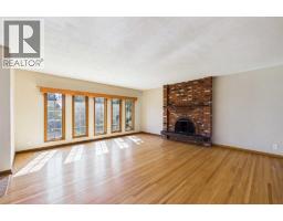 5 Chisholm Crescent NW - photo 4