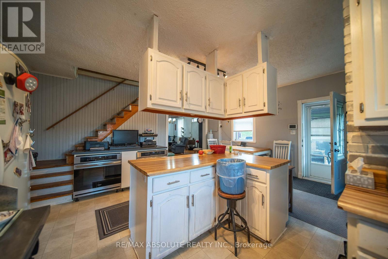 2671 CHAMPLAIN STREET - 12