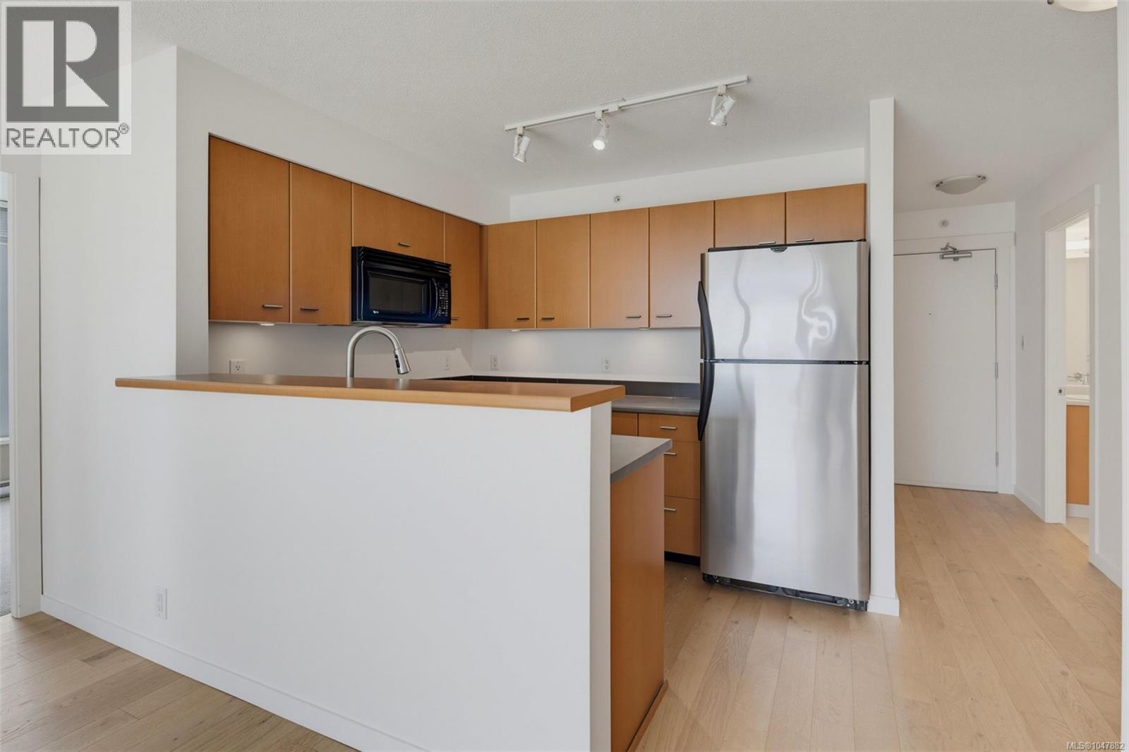 609 751 Fairfield Road, Victoria