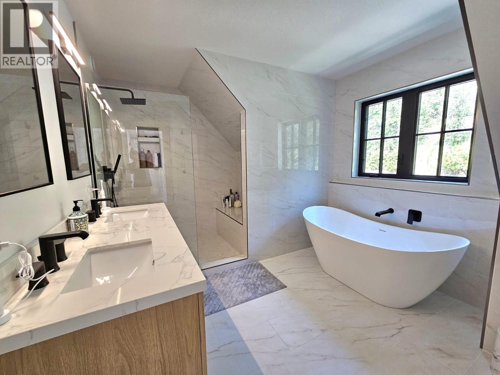 133 Goldclaim Road - 38