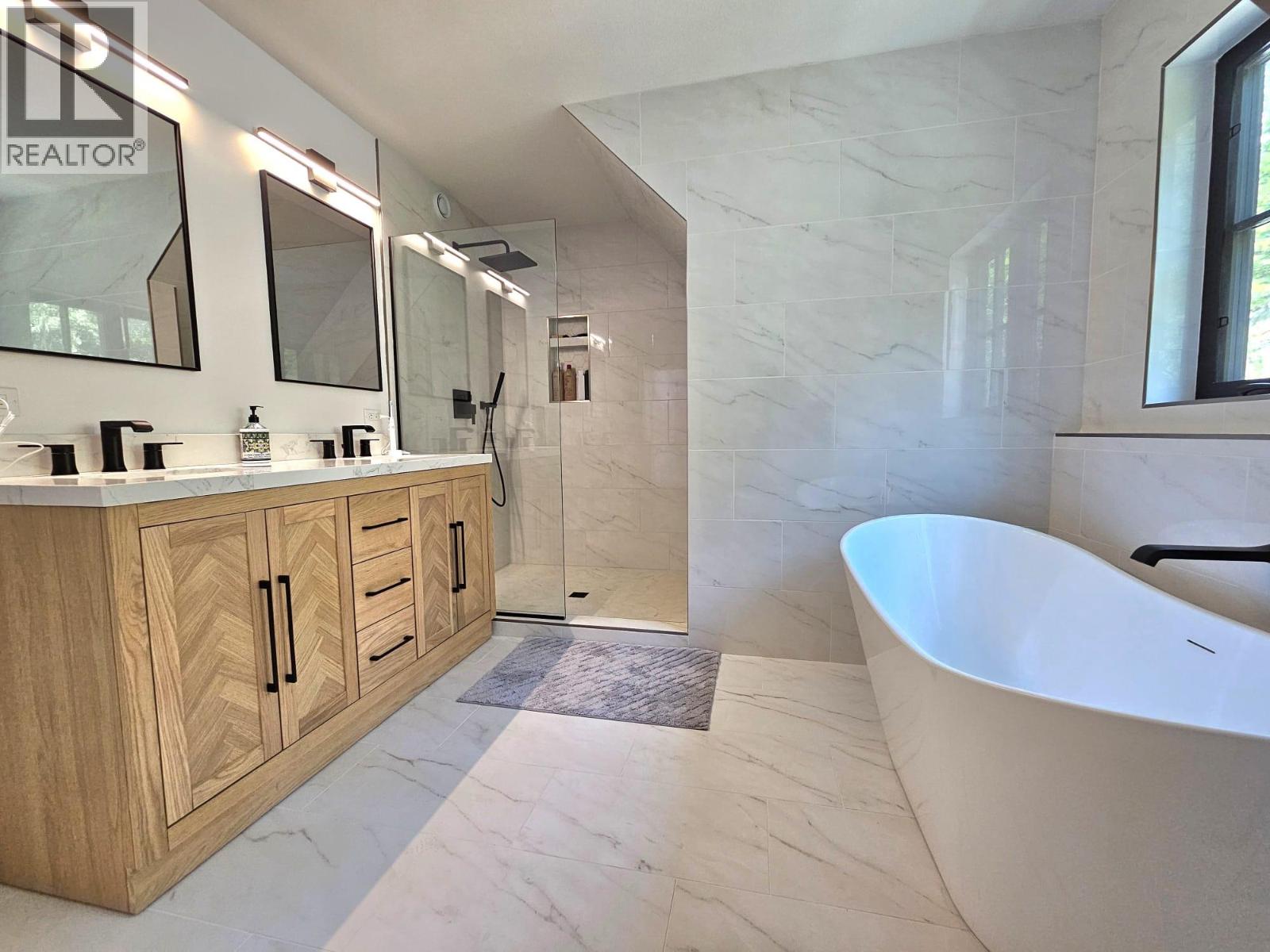 133 Goldclaim Road - 41