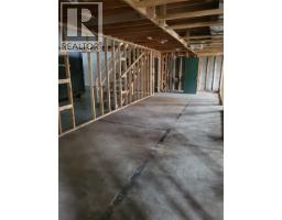 913 - 915 Laval Crescent, Kamloops, BC V2H1T7 Photo 8