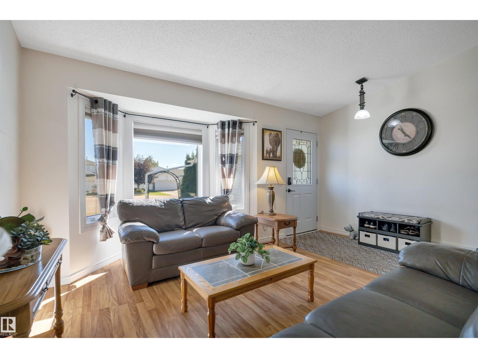 5735 152A AV NW - 6