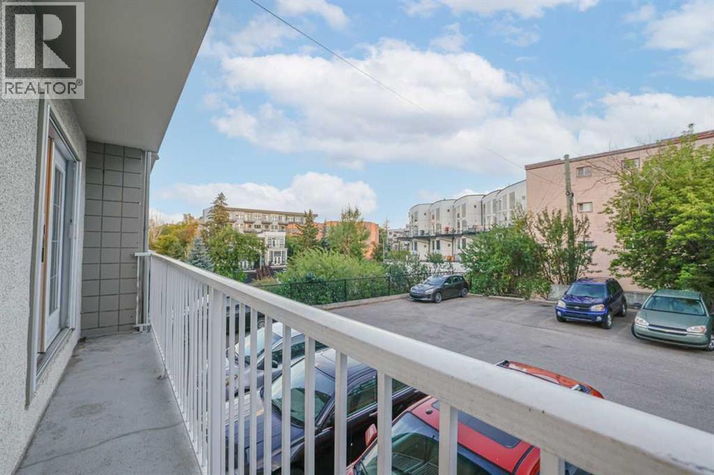 #18 1813 25 Avenue SW - 12