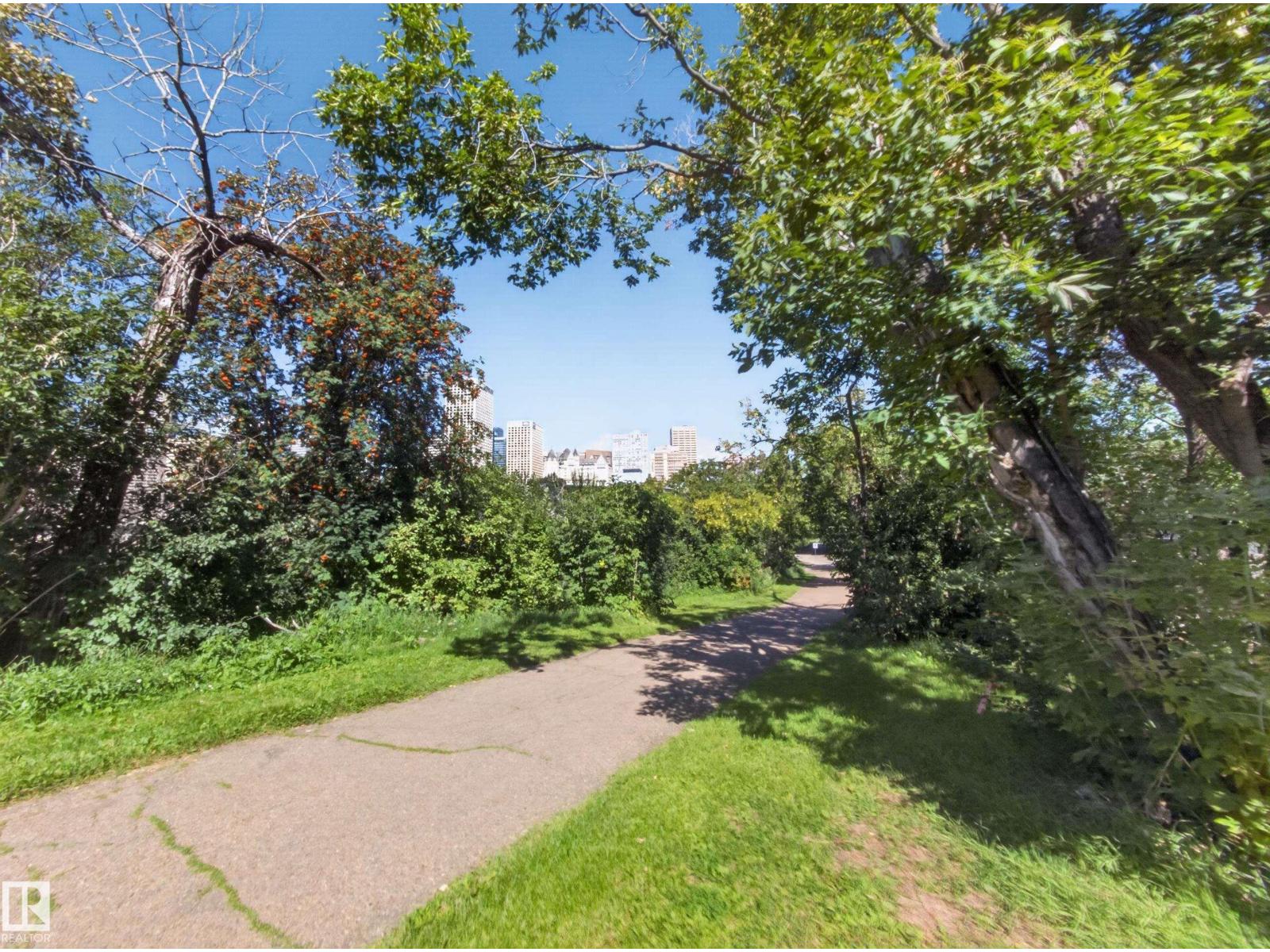9624 99A ST NW - 73