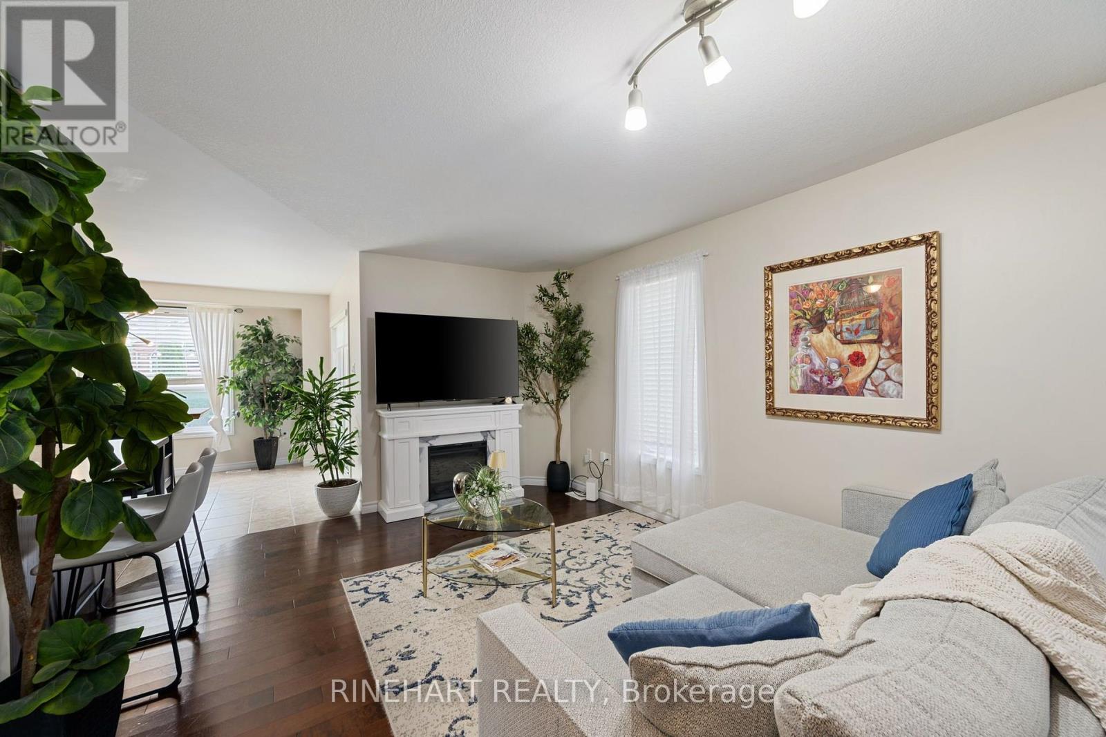 939 SILVERFOX CRESCENT - 6