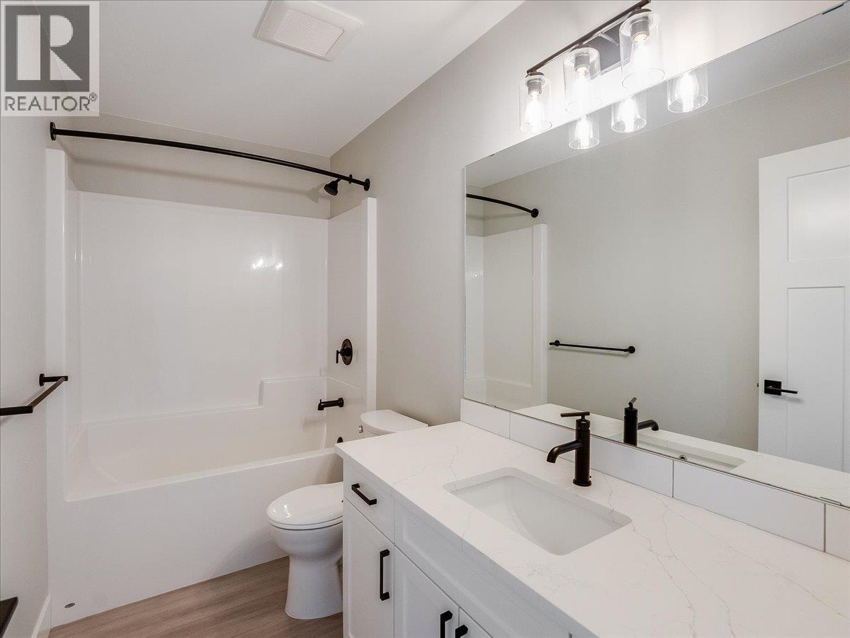 808 7th Avenue - Image 25