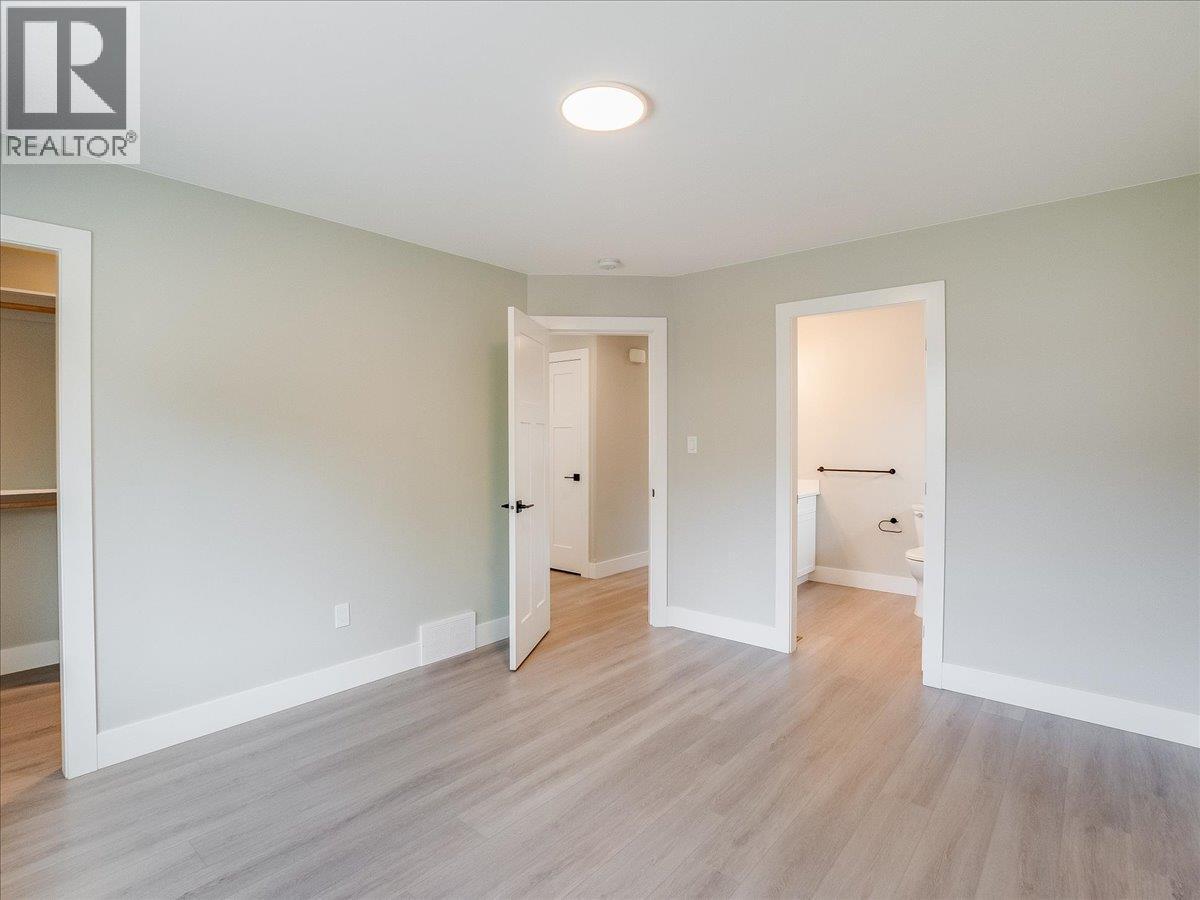 808 7th Avenue - Image 21