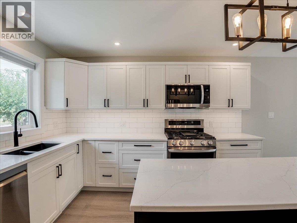 808 7th Avenue - 19
