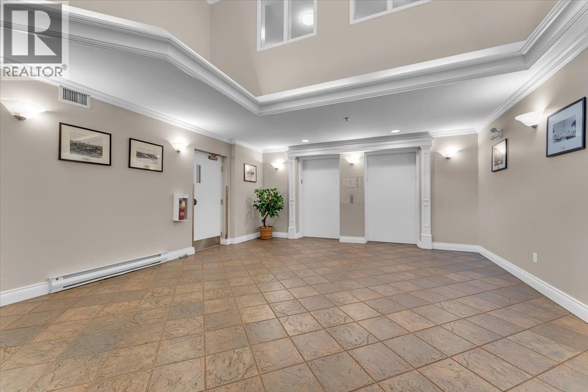 #314 128 8TH Street, North Vancouver, British Columbia, V7M3M1, North Vancouver, British Columbia — photo 2 of 5