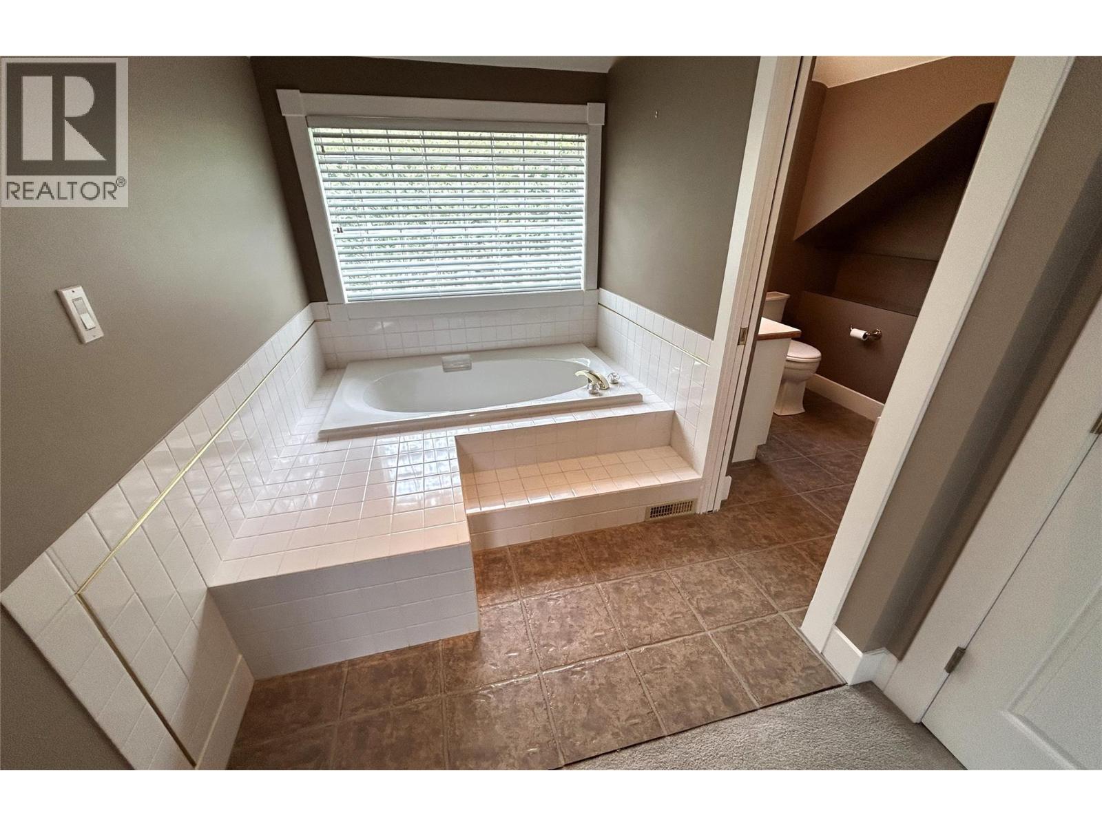 205 Merlin Court - 68