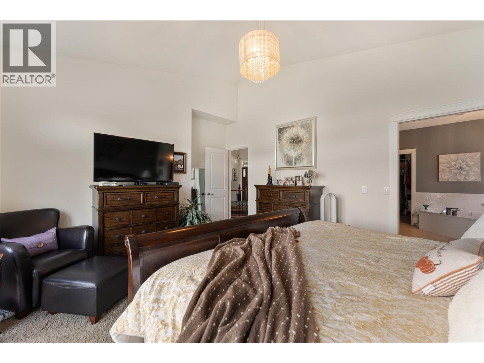13011 East Ridge Drive, Lake Country