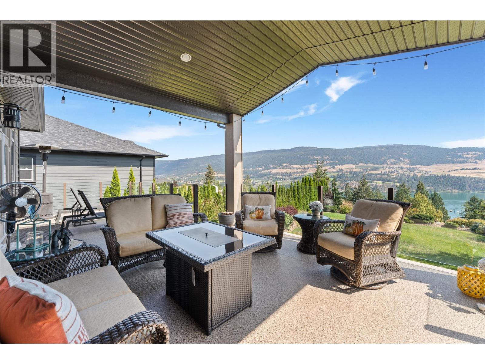 13011 East Ridge Drive, Lake Country