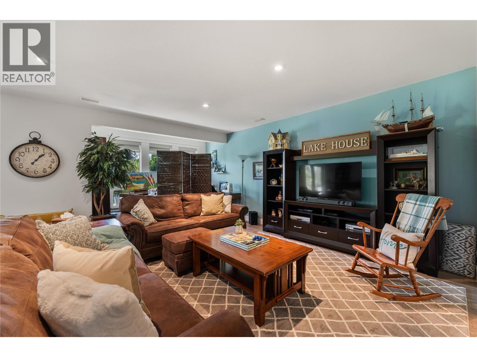 13011 East Ridge Drive, Lake Country