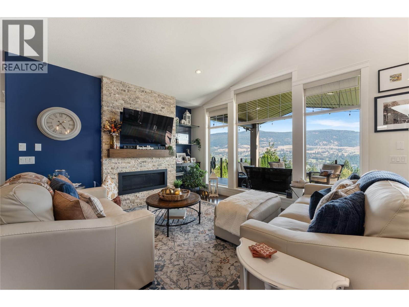 13011 East Ridge Drive, Lake Country