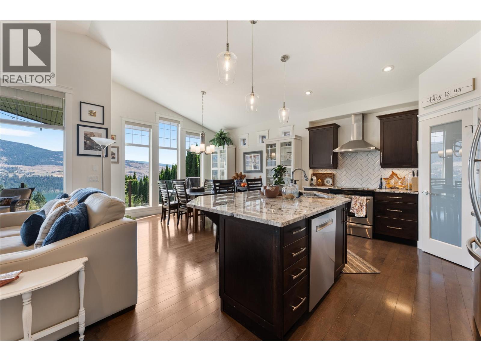 13011 East Ridge Drive, Lake Country