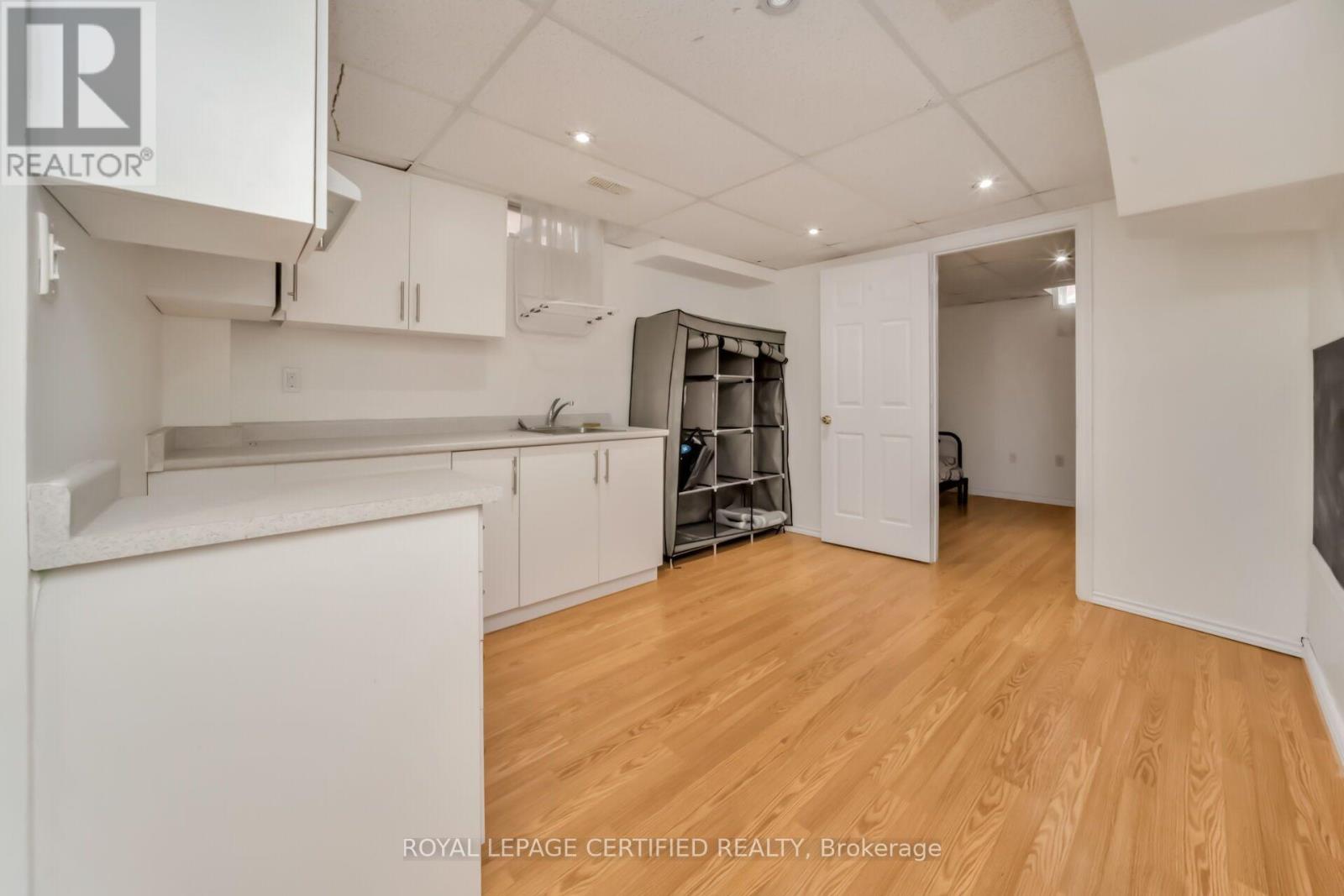 42 TRUMPET VALLEY BOULEVARD - 24