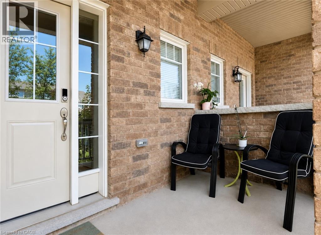 78 GLENVISTA Drive Unit# Upper — photo 3
