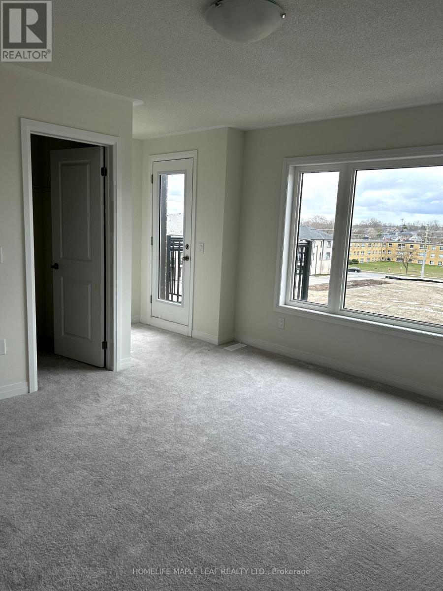 #207 585 COLBORNE STREET - Image 14