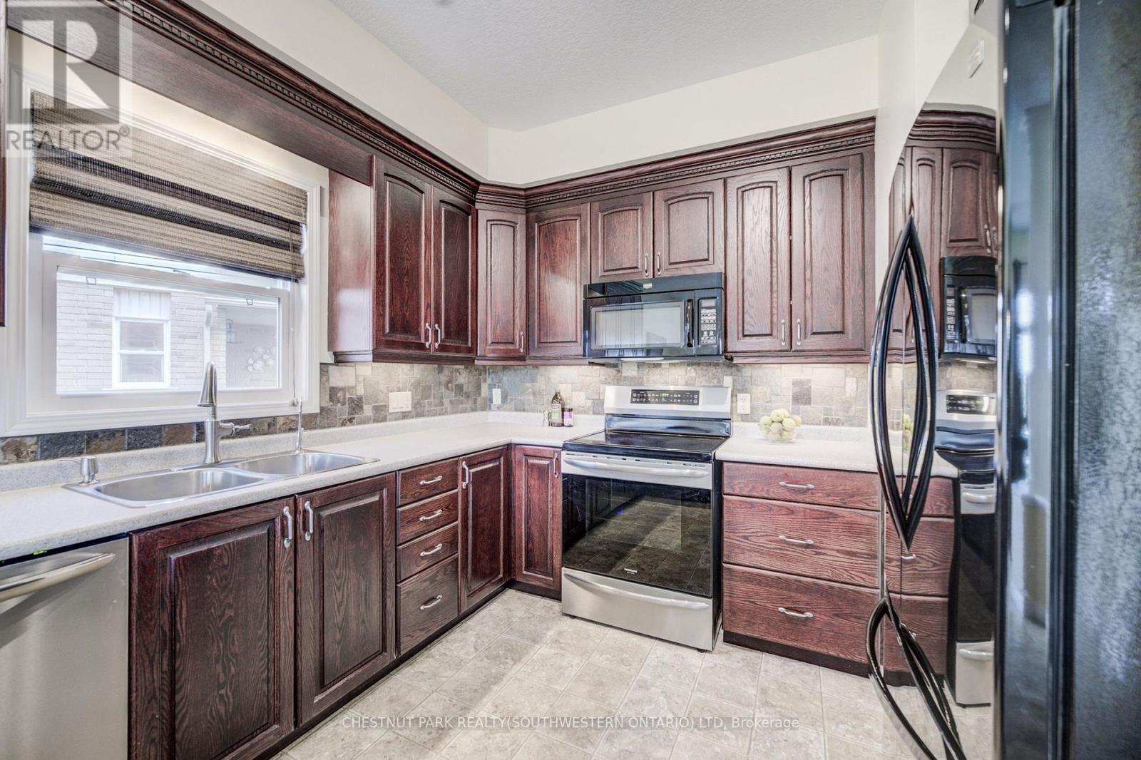 64 KROPF DRIVE - Image 15