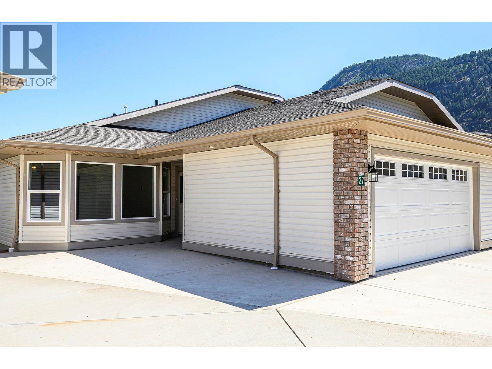 #27 312 ARBUTUS Street - 2