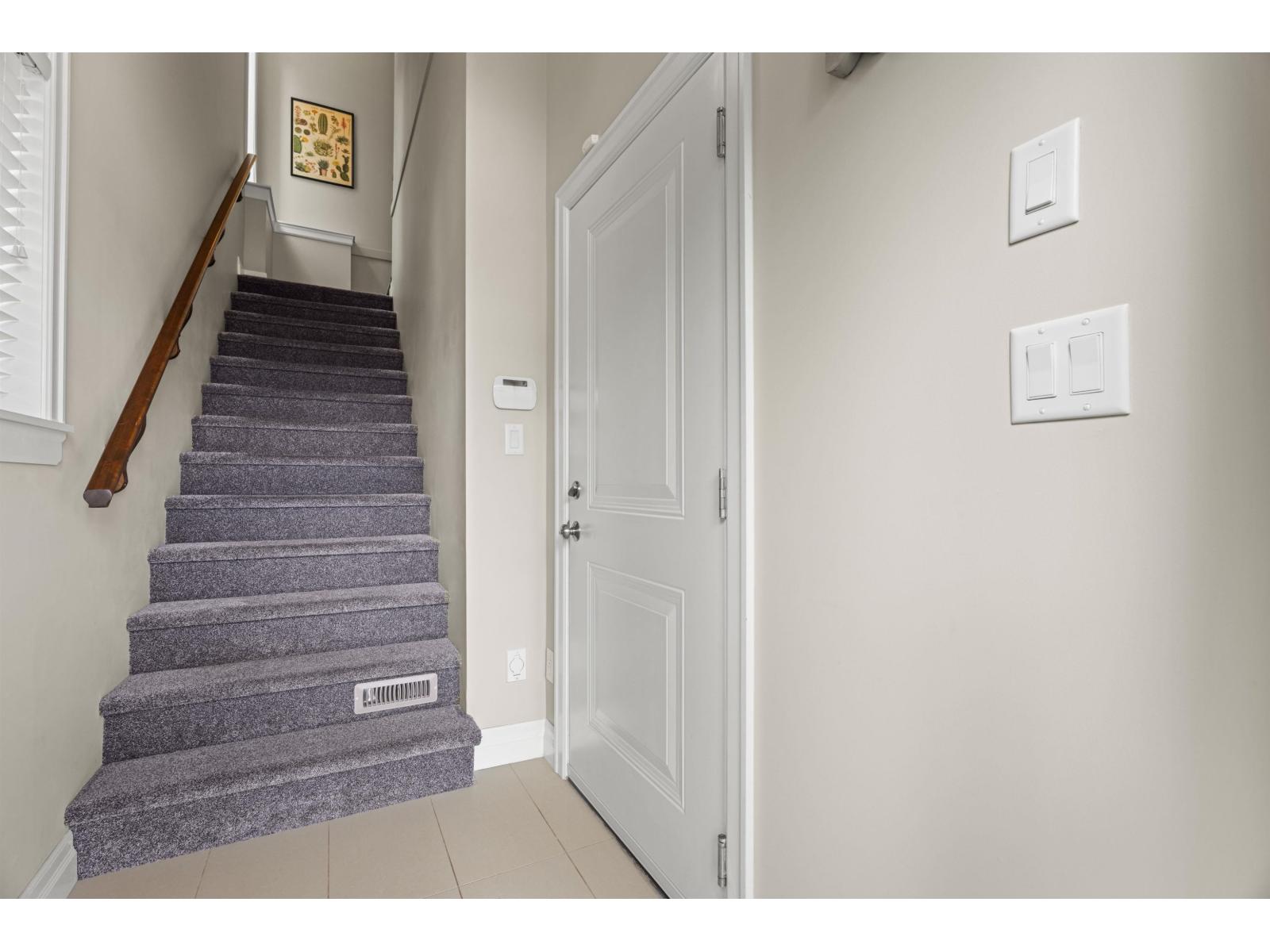 #8 6026 LINDEMAN Street, Chilliwack, British Columbia, V2R0W1, Chilliwack, British Columbia — photo 3 of 5
