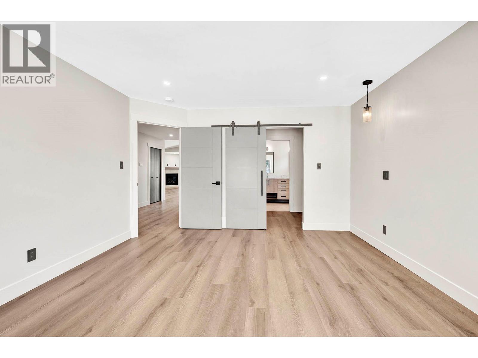 #28 312 ARBUTUS Street - 18