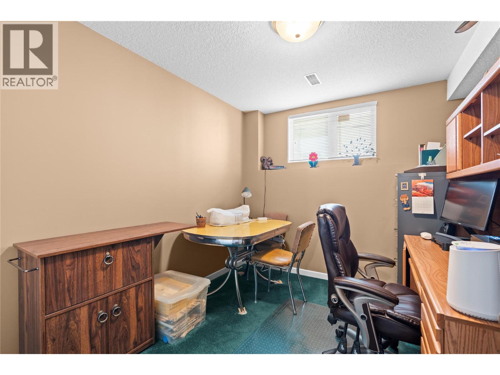 216 Country Estate Drive, Vernon