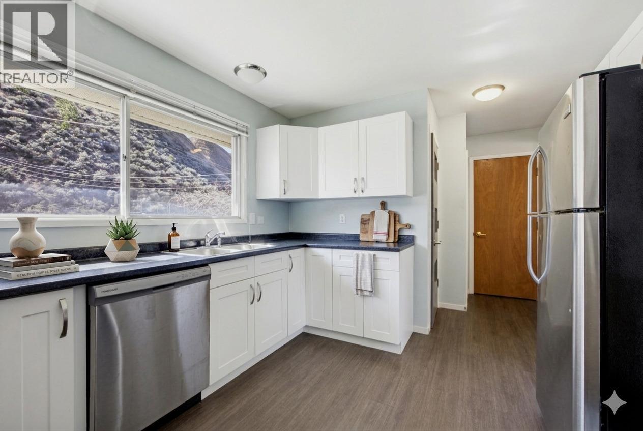 2768 VALLEYVIEW Drive - 4