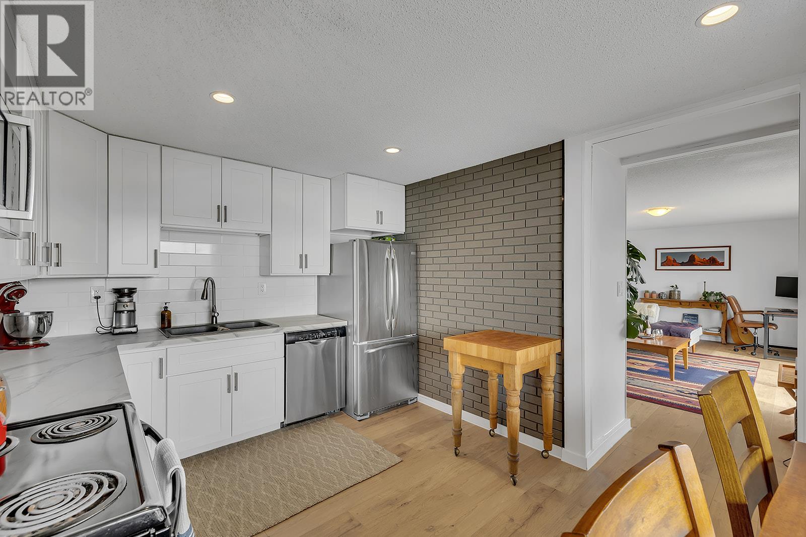 2751 Lakeview Road - 47
