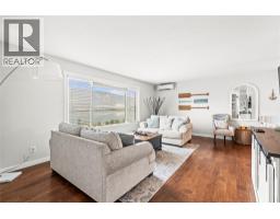 Living room - 14487 Oyama Road, Lake Country, BC V4V2C7 Photo 6