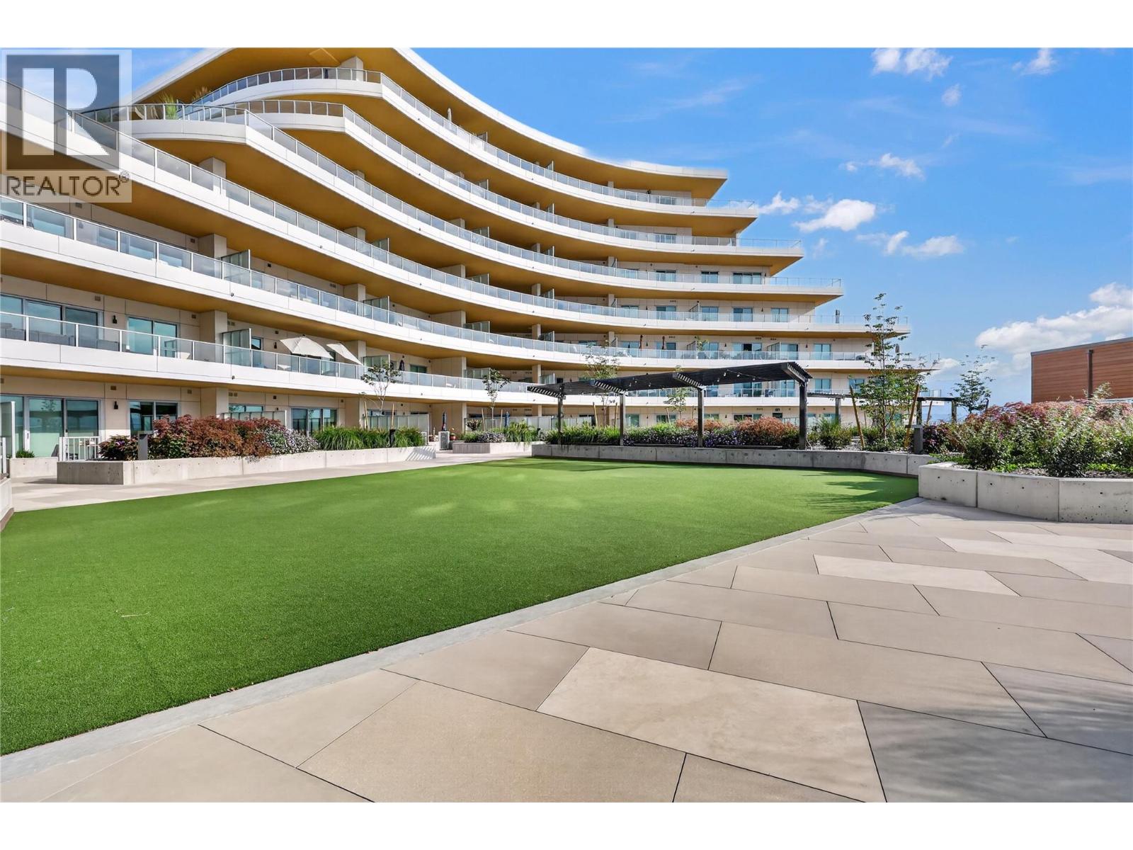 #1303 3300 Lakeshore Road - 42
