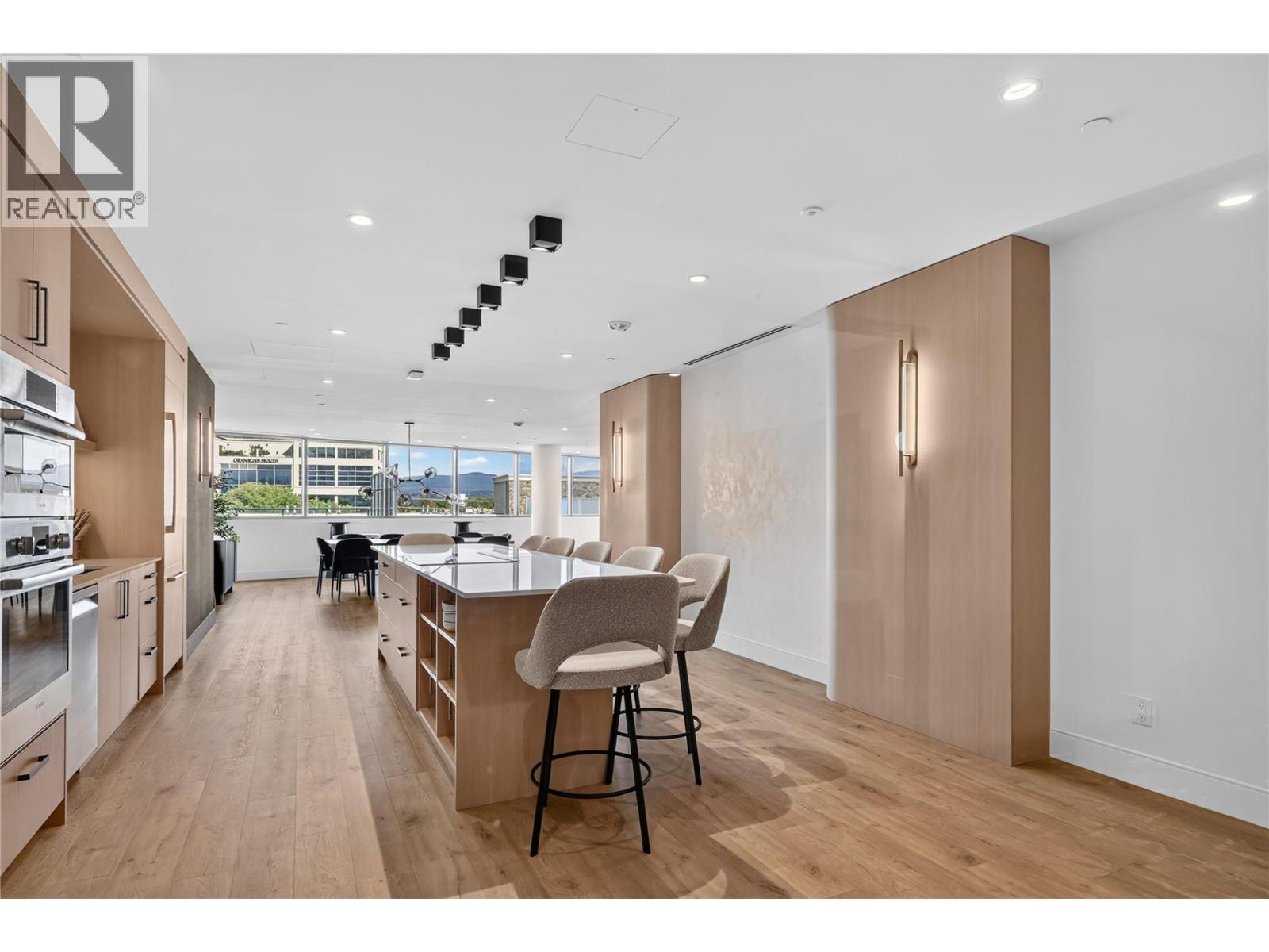 1303 3300 Lakeshore Road, Kelowna