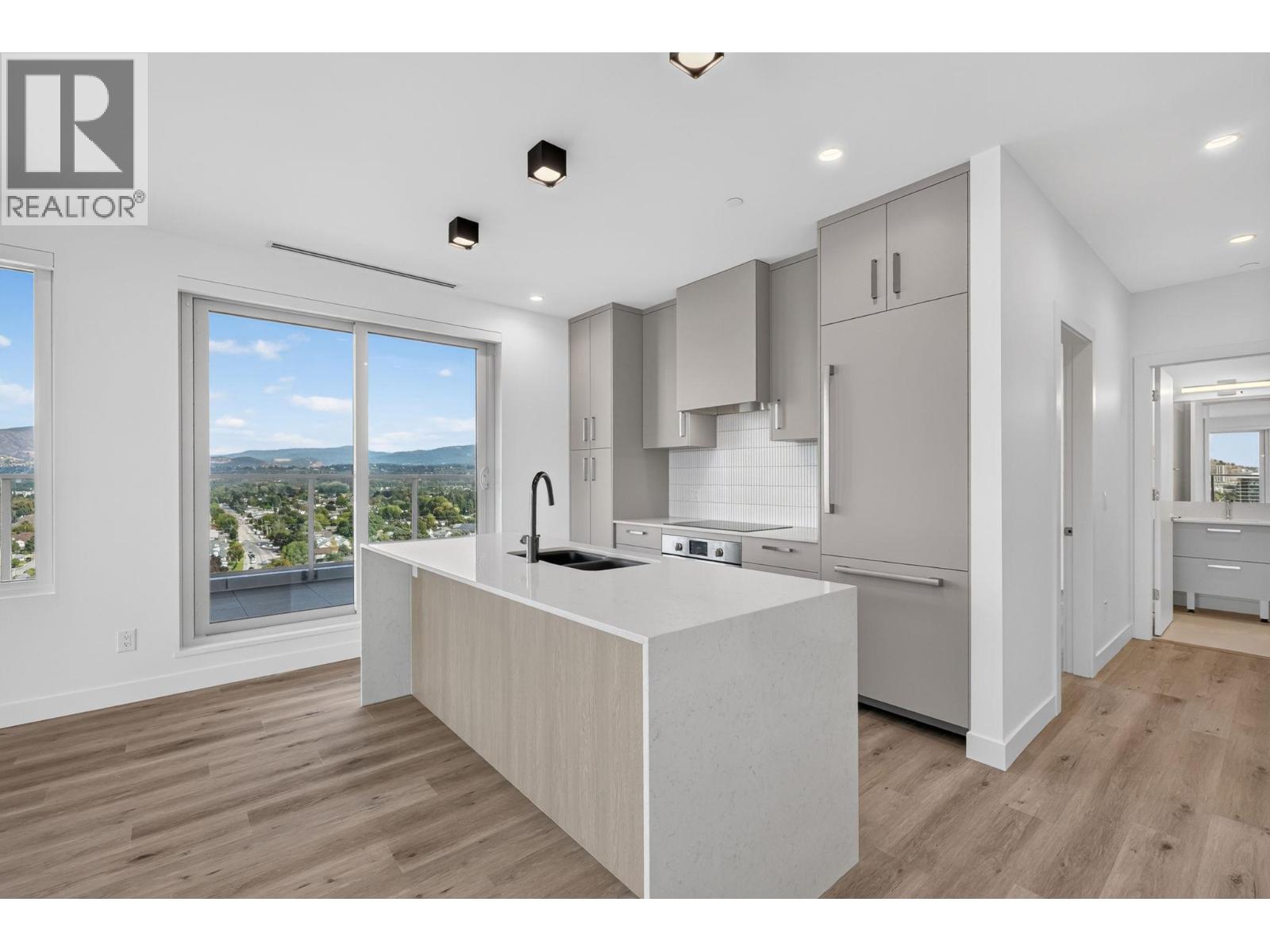 1303 3300 Lakeshore Road, Kelowna