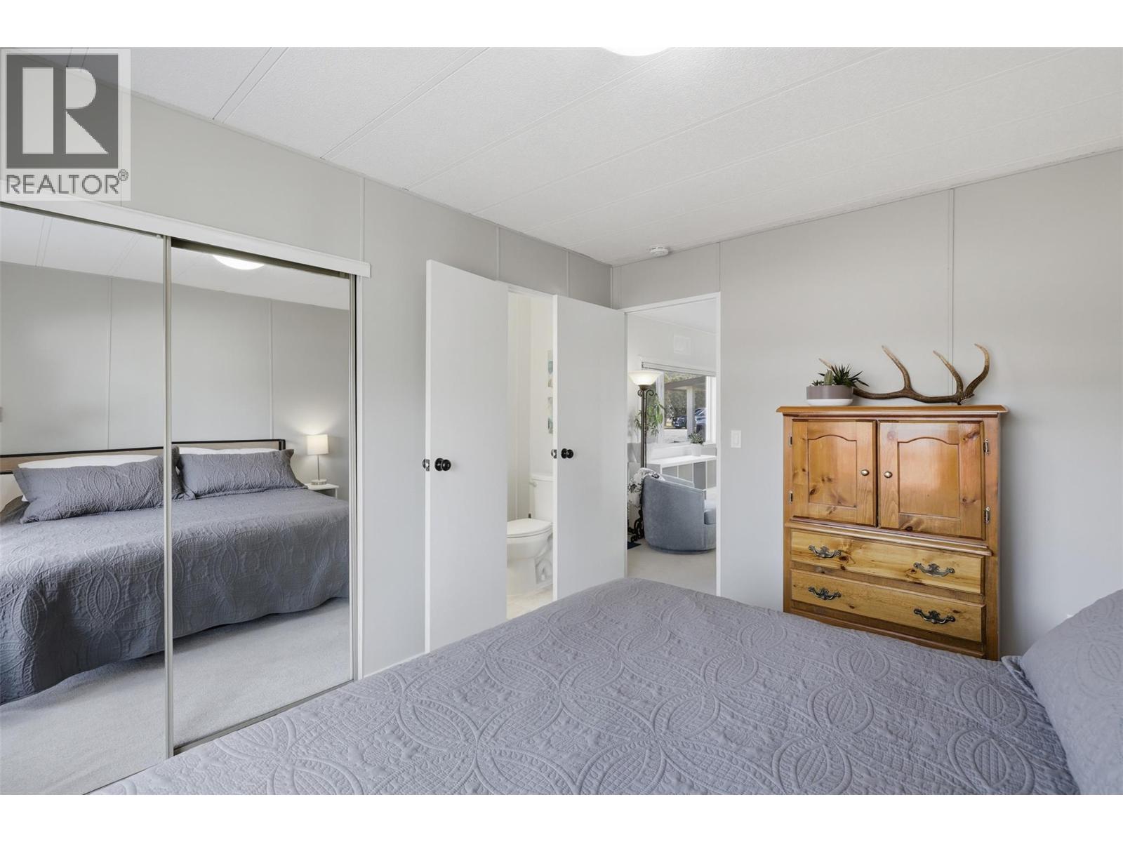 6941 WATSON Drive E - Image 13